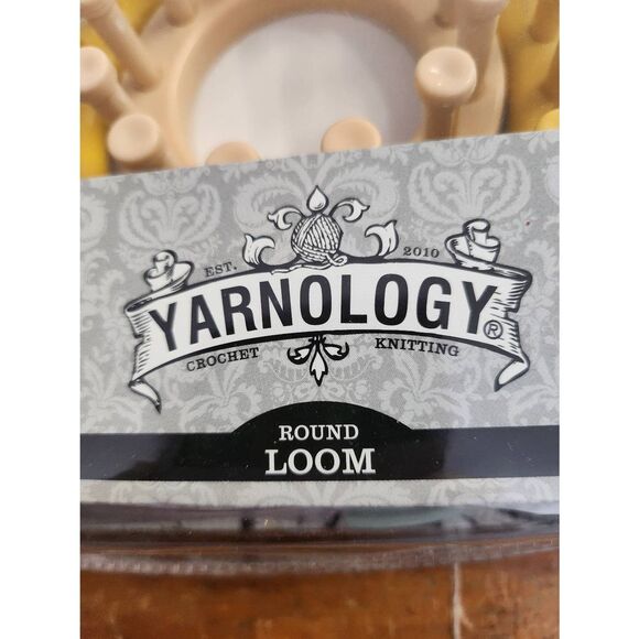 Yarnology Round Loom - Picture 3 of 4